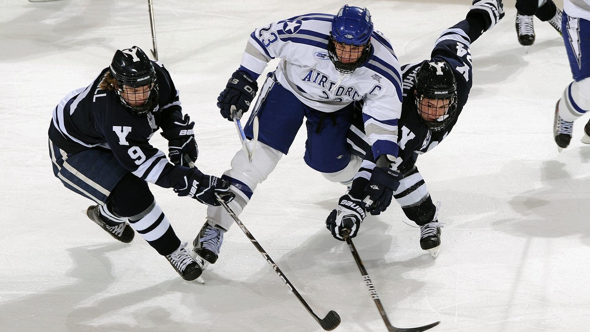 开云体育入口-_夜灯光雪地赛：光影交错的冬日盛宴_，雪地里的灯光
