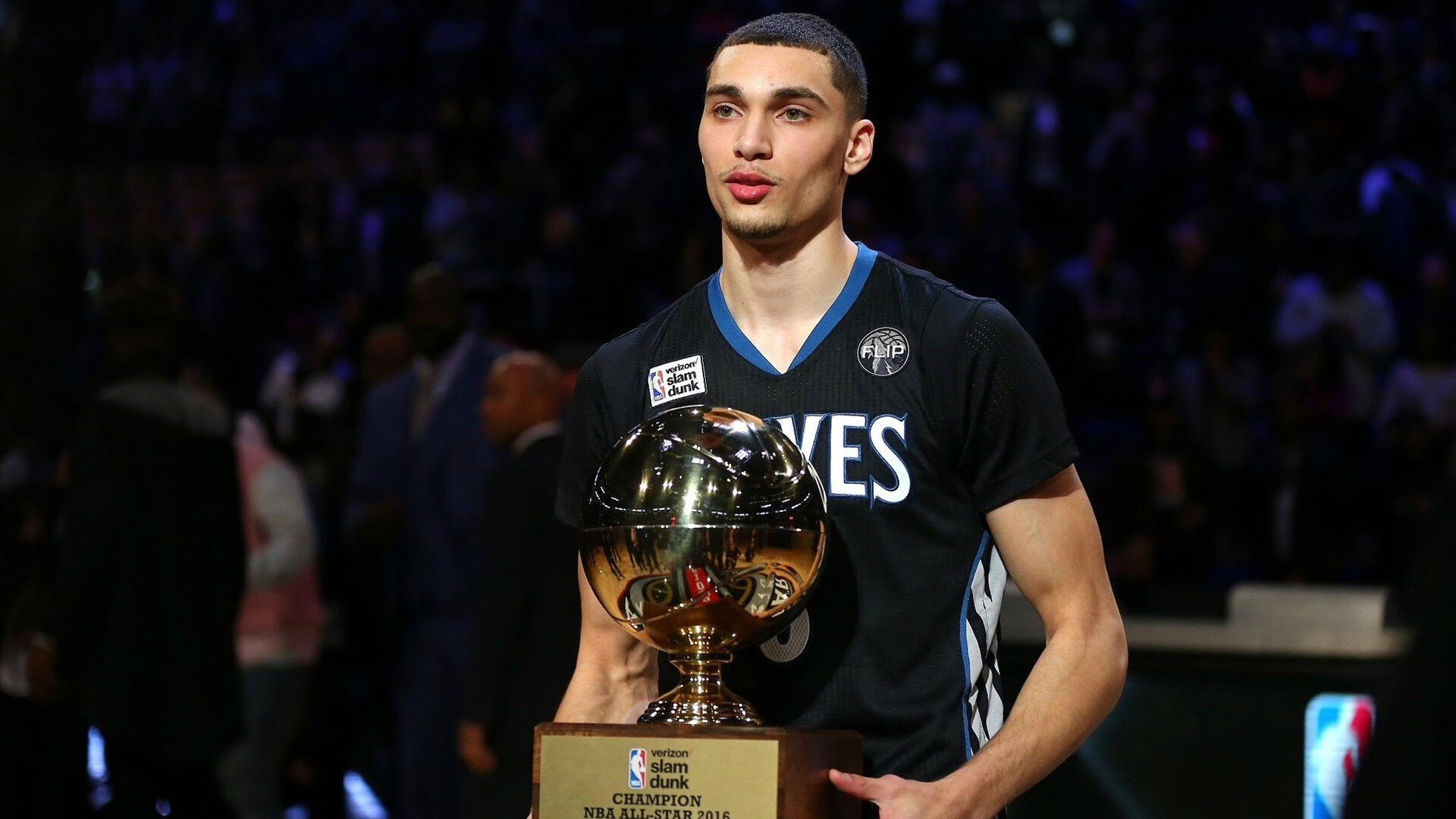 开云体育官方网入口-库里关键三分逆转勇士！，库里关键三分视频